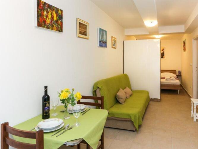 Apartment Edita - With Terrace And With Sea View